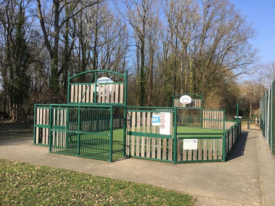 Gite D'Etape Du Tilleul, 4-8 Personnes La Celle-les-Bordes Exterior photo