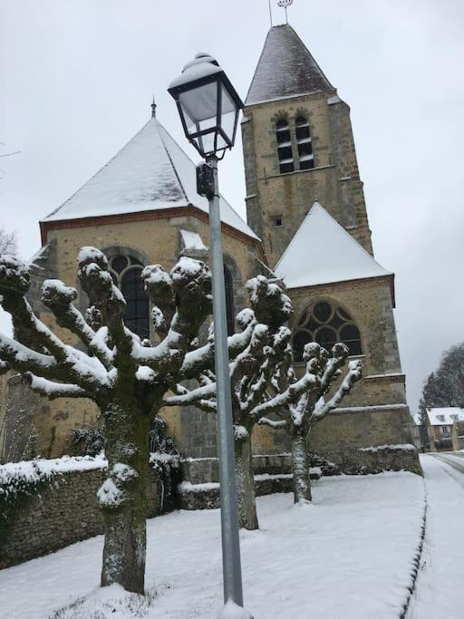 Gite D'Etape Du Tilleul, 4-8 Personnes La Celle-les-Bordes Exterior photo